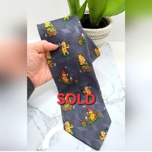 Disney | Winnie the Pooh all-over print grey silk necktie | unisex